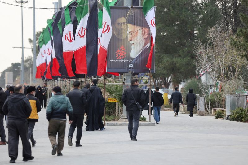 Com a probabilidade do fim da guerra, os governantes iranianos devem enfrentar as exigências da população furiosa e amargurada