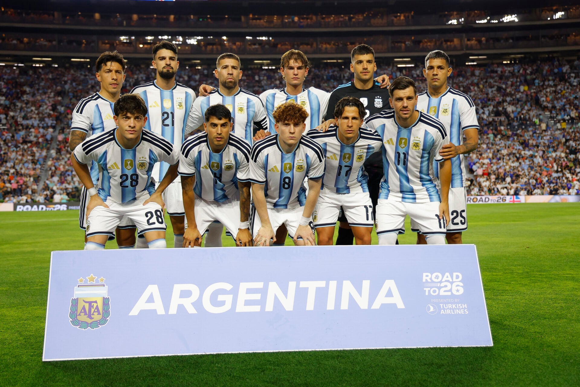 Como Lisandro Martinez se saiu pela Argentina contra a Islândia