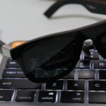 Uma imagem teaser dos óculos inteligentes Gentle Monster da Samsung