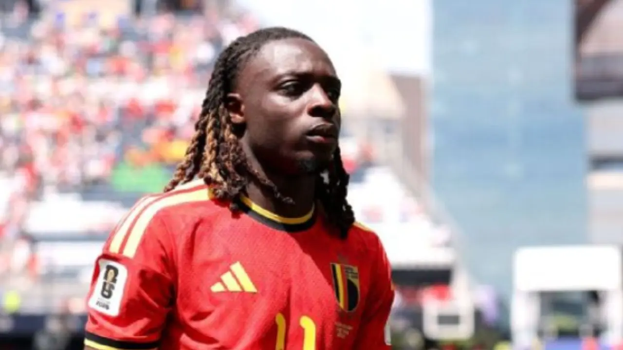 Copa do Mundo FIFA 2026: Jeremy Doku de volta à seleção belga após nascimento do filho