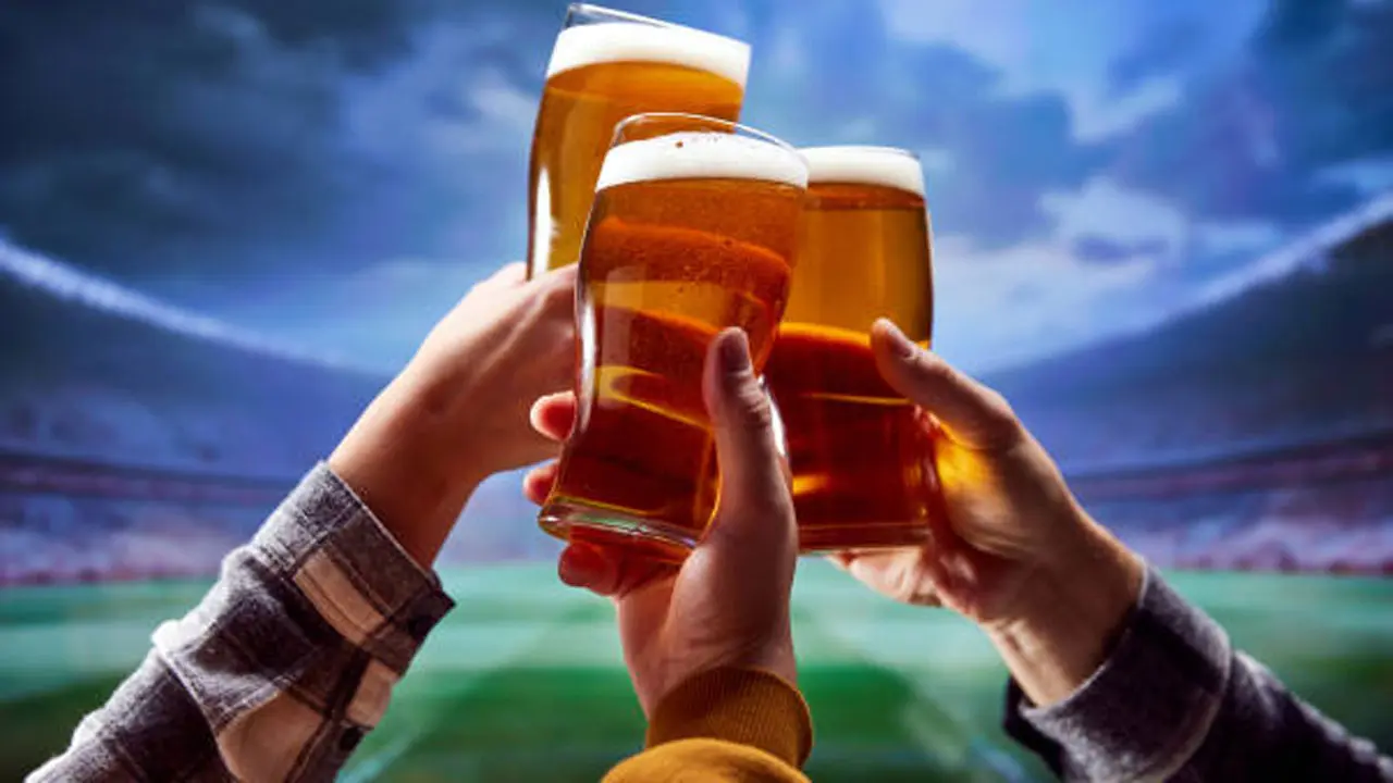 Copa do Mundo FIFA 2026: torcedores ingleses compram 5 mil cervejas na véspera do confronto contra a Croácia