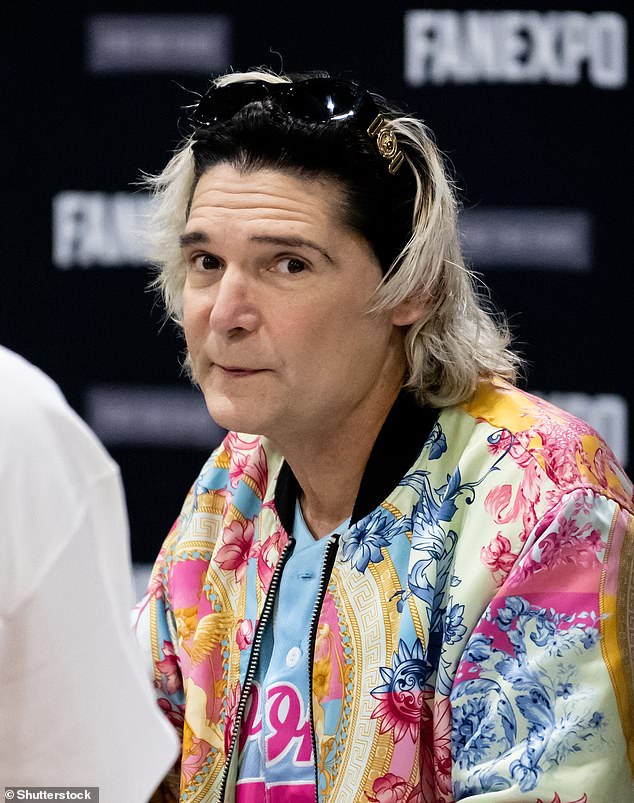 O ex-astro infantil Corey Feldman (foto no mês passado na Pensilvânia) foi levado às pressas para o hospital após uma terrível emergência médica no ar em um vôo com destino a Los Angeles