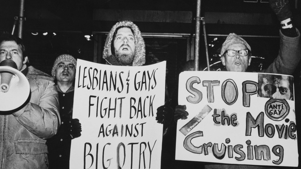 Crítica de 'Mineshaft: The Cruising Murders': Documentário convincente investiga o legado do infame thriller queer de William Friedkin