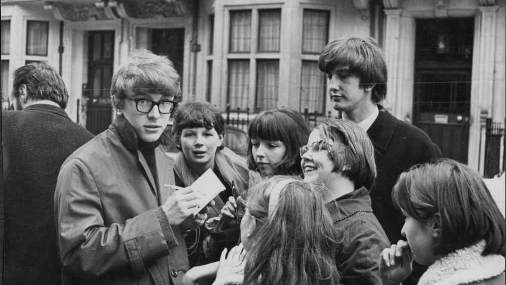 Crítica de 'Peter Asher: Everywhere Man': O cantor pop da era dos Beatles que se tornou produtor estrela ganha seu próprio documentário centrado no Boomer