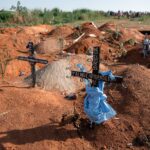 Cruz Vermelha alerta que surto de Ebola na RDC ainda não atingiu o pico e pode durar um ano
