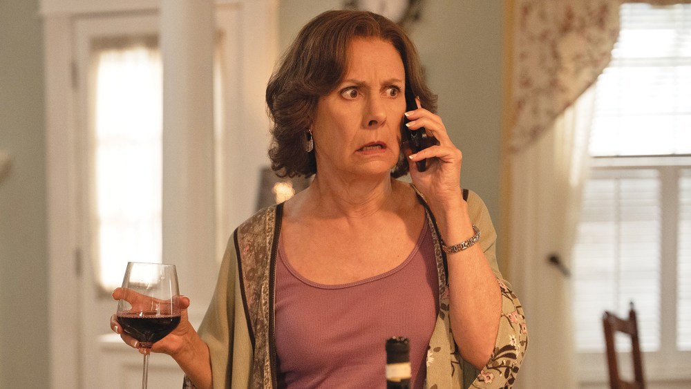 De 'Scream 2' e 'Monster' a 'Big Mistakes', como Laurie Metcalf dominou a arte da mãe complicada