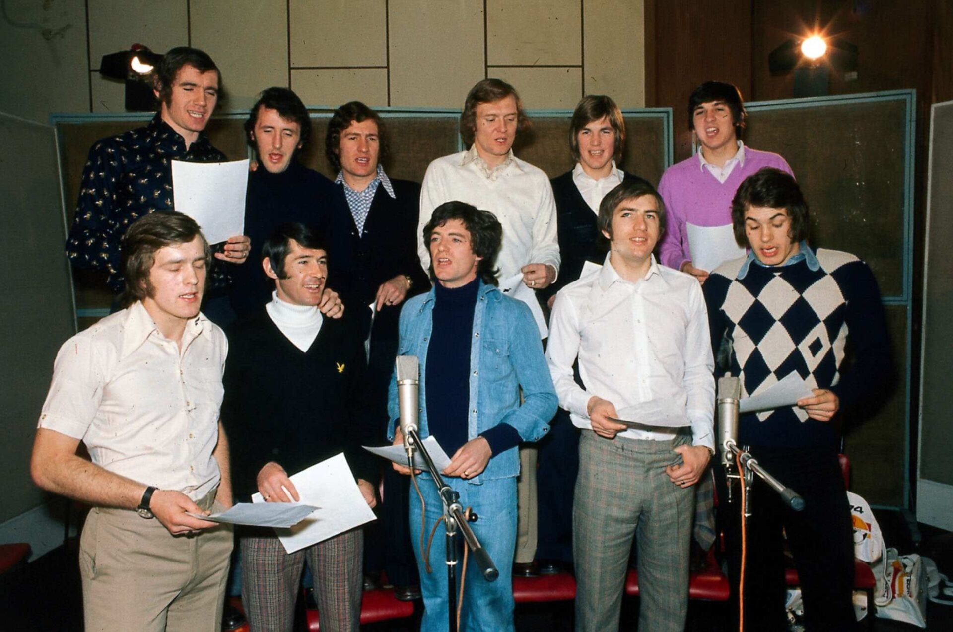 De Stretford End ao Top of the Pops: estrelas do Man Utd que moldaram a história das paradas da Copa do Mundo