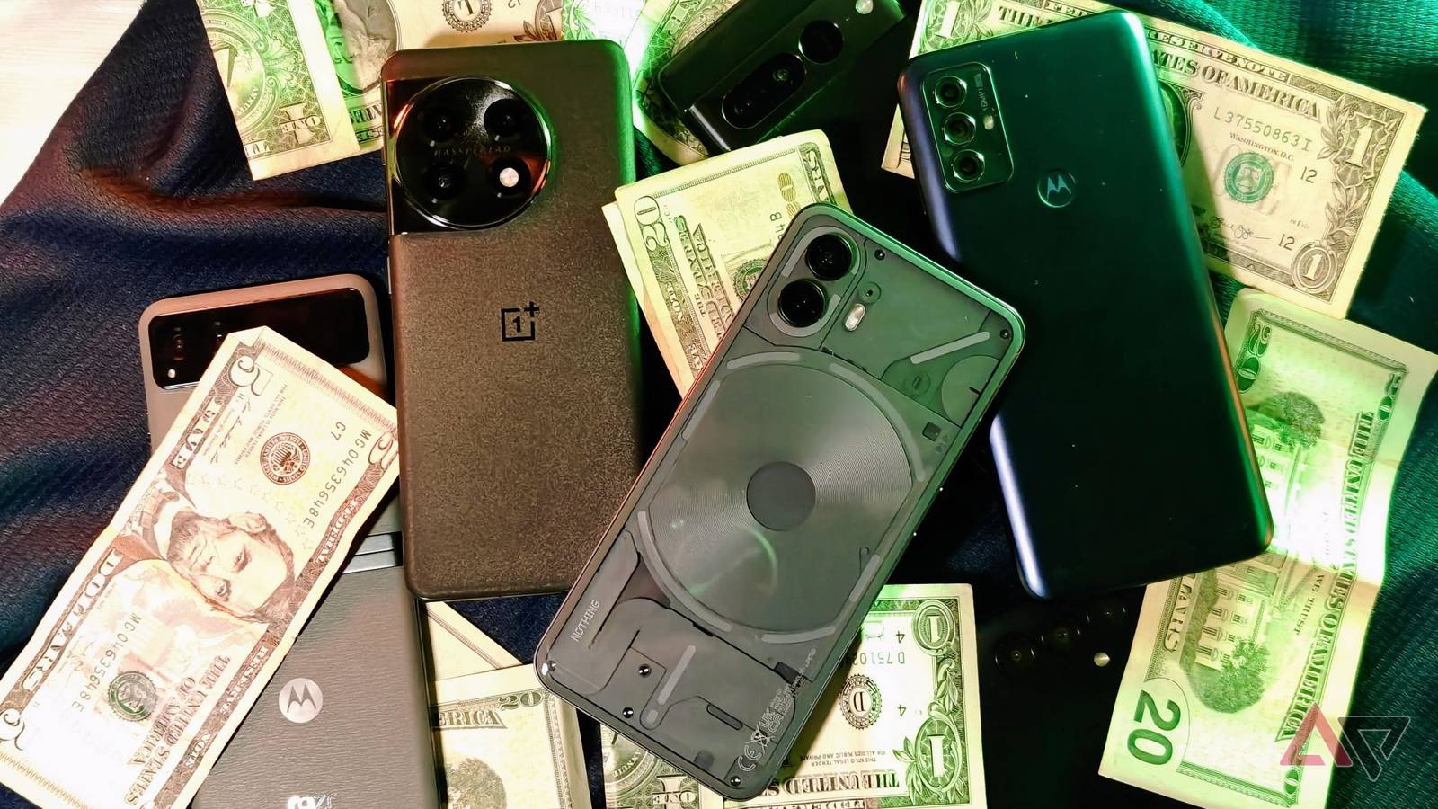 Google Pixel 2 XL com um gato preto na tela inicial