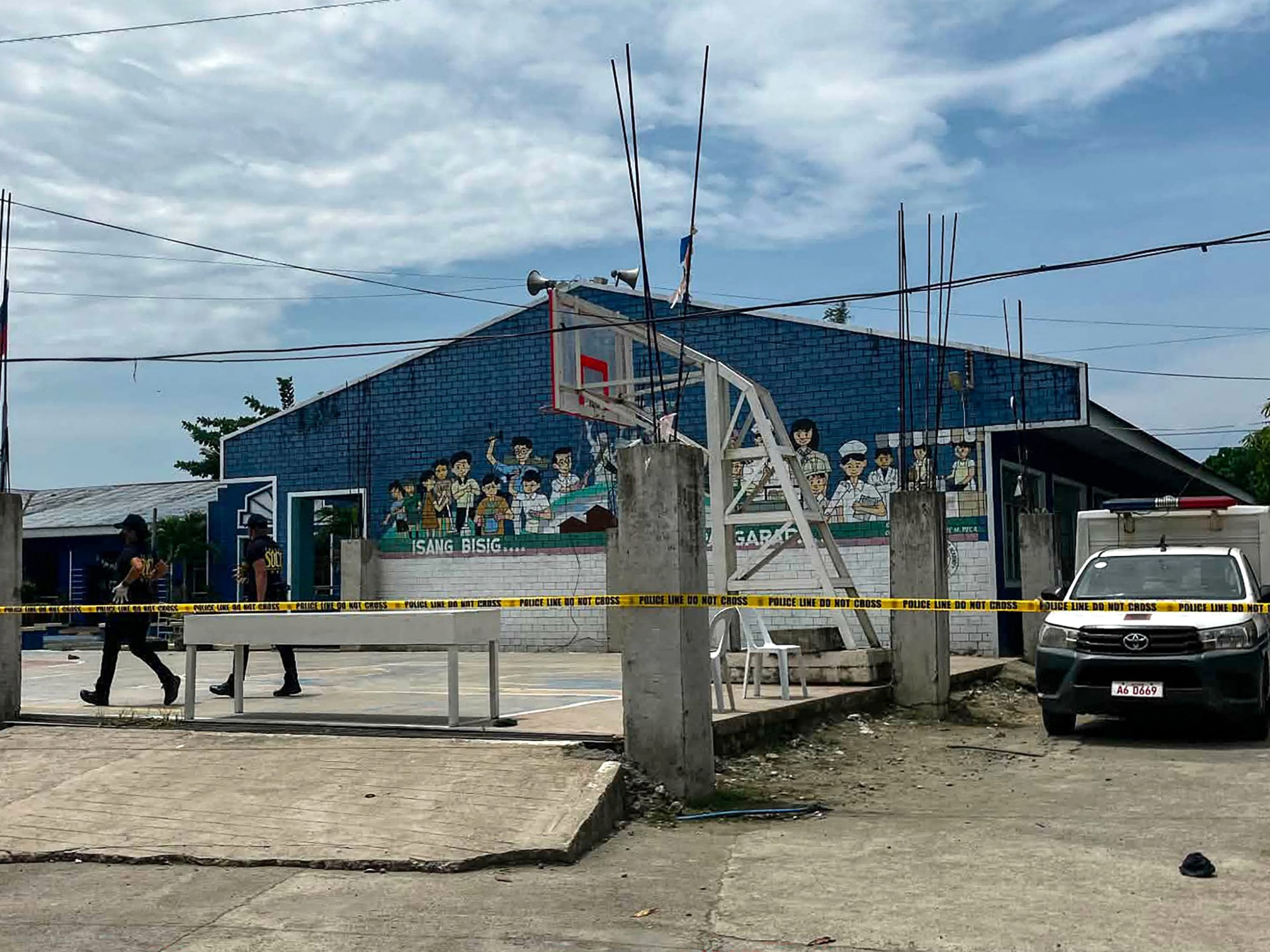 Dois estudantes são presos após três mortos em tiroteio em escola nas Filipinas