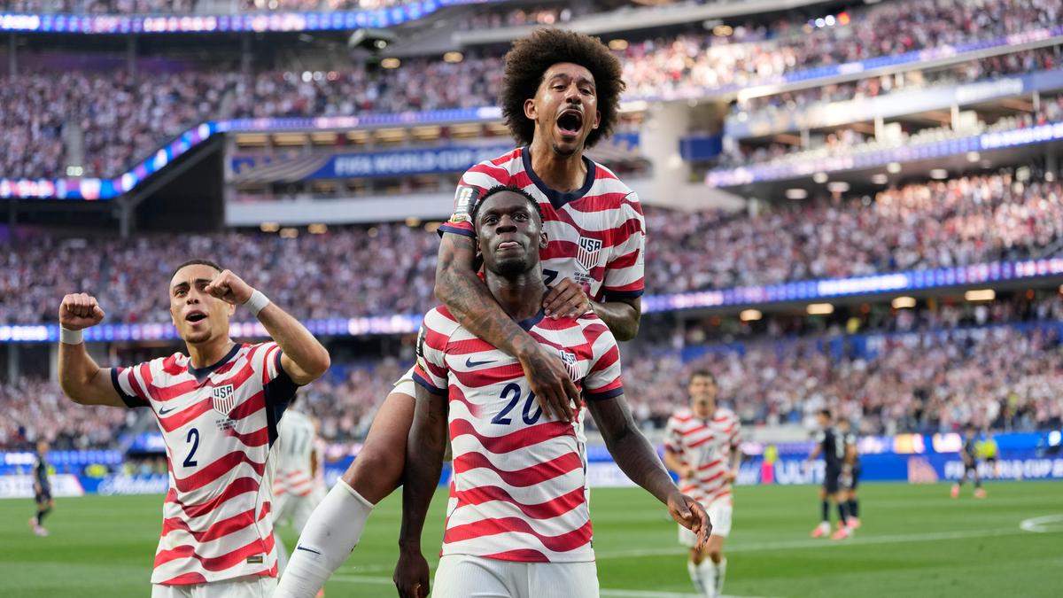 Dois gols de Balogun ajudam os EUA a vencer o Paraguai na estreia do Grupo D da Copa do Mundo da FIFA 2026; classificações dos jogadores