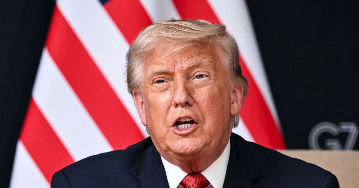 GettyImages-2205305061 Donald Trump Jr casa-se secretamente com Bettina Anderson O presidente Trump não comparecerá ao casamento nas Bahamas