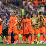 `É decepcionante...`: Capitão da Holanda, Van Dijk, no empate contra o Japão