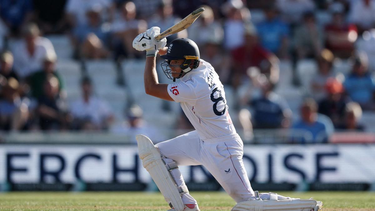 ENG vs NZ placar ao vivo 3º teste, dia 3: Bethell, Root cai cedo; Inglaterra 224/4