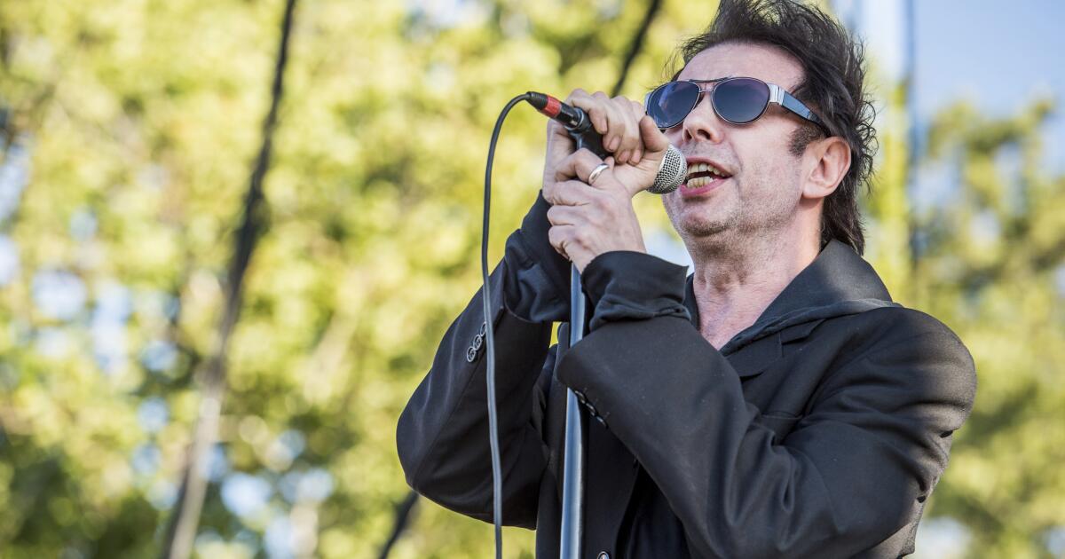 Echo & the Bunnymen adia show após vocalista Ian McCulloch se machucar em acidente