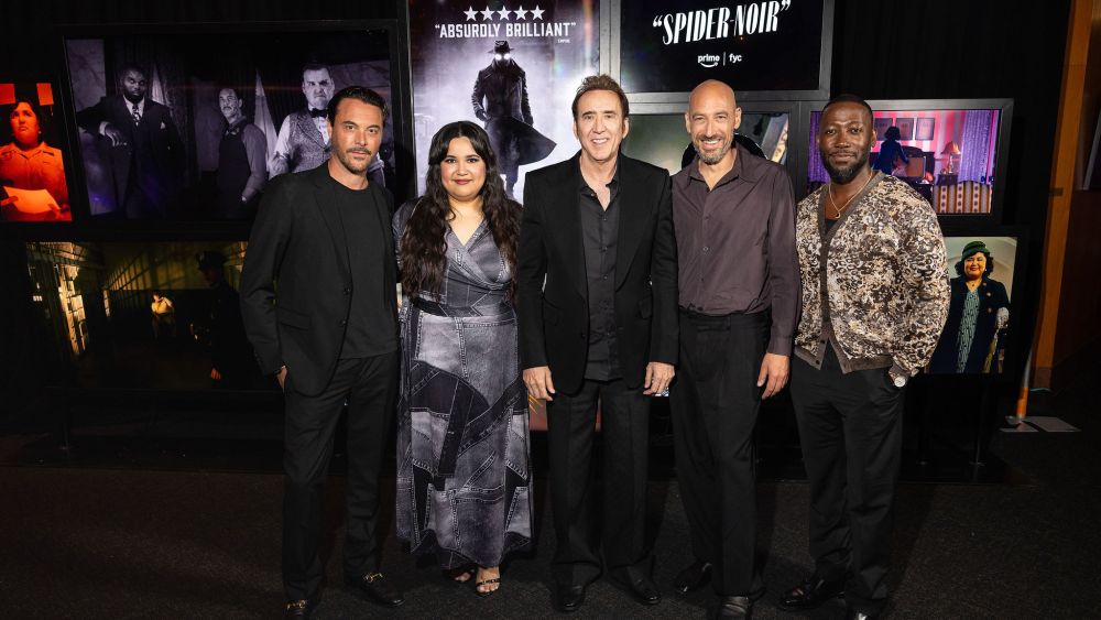 Equipe de 'Spider Noir' quer trazer o 'expressionismo alemão' para séries de quadrinhos e fazer com que Nicolas Cage 'tire o chapéu esnobe' e faça um programa de TV
