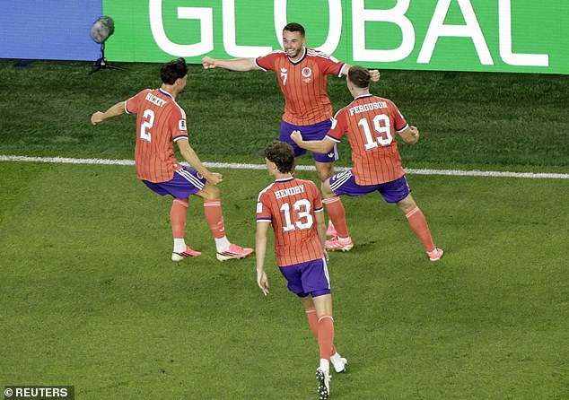 John McGinn marcou o único gol da Escócia na vitória por 1 a 0 sobre o Haiti no retorno à Copa do Mundo