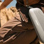 Alto-falante Bose SoundLink Flex (2ª geração) azul em um fundo branco