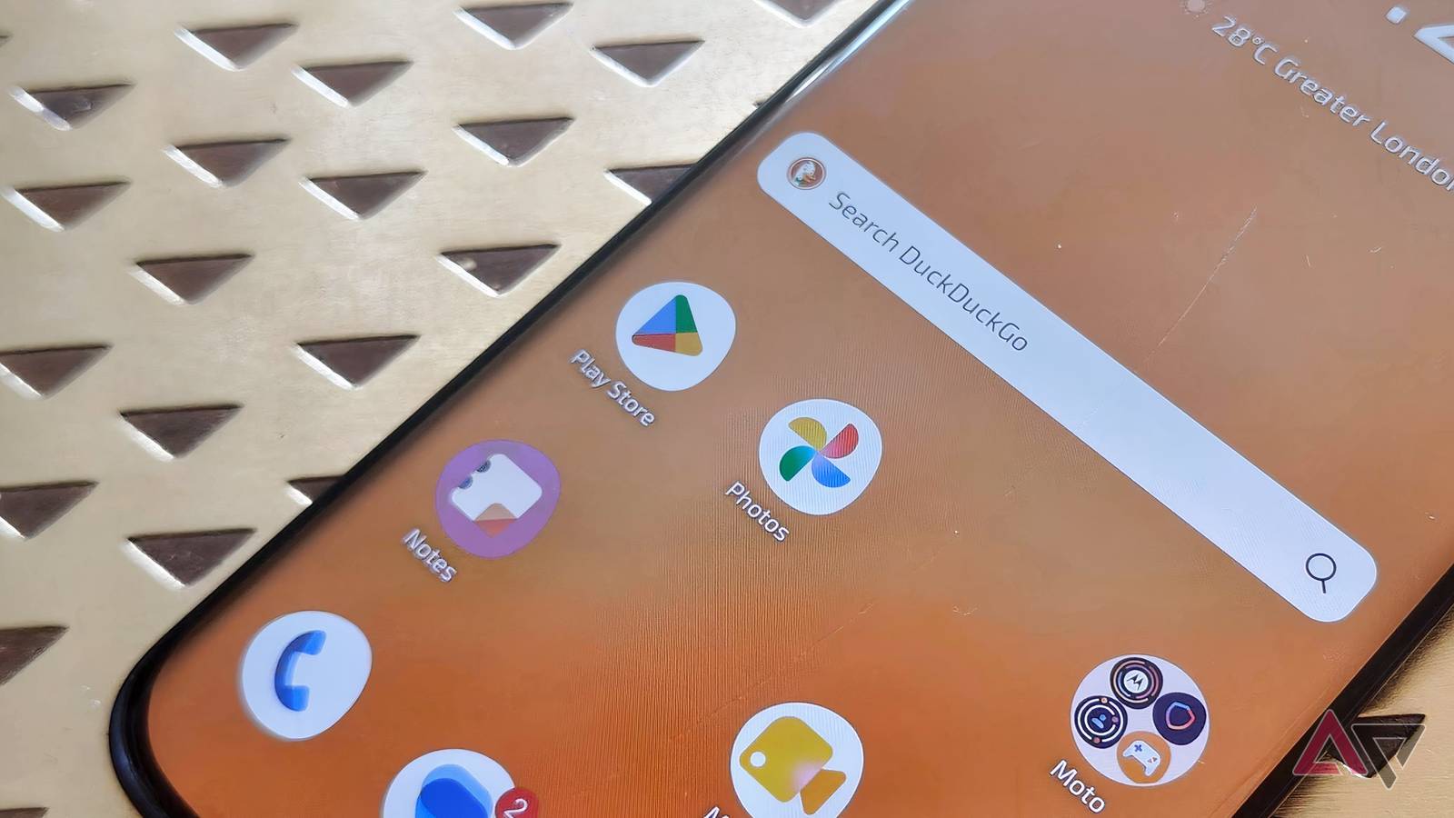 O logotipo da Google Play Store em um fundo roxo