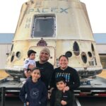 Hernandez, que começou na SpaceX em 2015, trabalhou na empresa de foguetes e satélites por uma década. / Crédito: Cortesia de Juan Hernandez