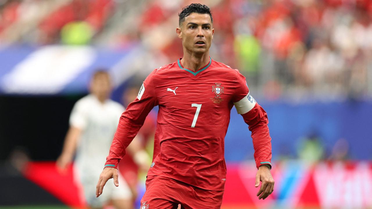 FIFA WC 2026: Cristiano Ronaldo usa chuteiras douradas personalizadas antes do confronto com a Colômbia