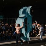 Fantoches, artistas e políticos encheram as ruas na primeira Parada de Arte do LACMA