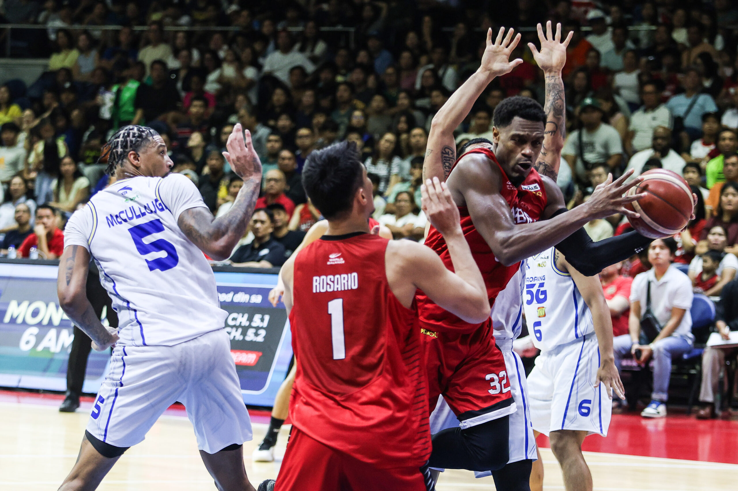 Um jogo nas finais da PBA Commissioner's Cup de 2026 entre Barangay Ginebra Gin Kings e TNT Tropang 5G.