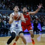 Calvin Oftana da TNT Tropang 5G durante o jogo 3 das finais da PBA Commissioner's Cup de 2026 contra Barangay Ginebra Gin Kings.