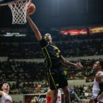 Chris McCullough da TNT Tropang 5G durante o jogo 6 das finais da PBA Commissioner's Cup contra Barangay Ginebra Gin Kings.