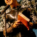 Finja que você está morto. O autor queer Julián Delgado Lopera vai te carregar