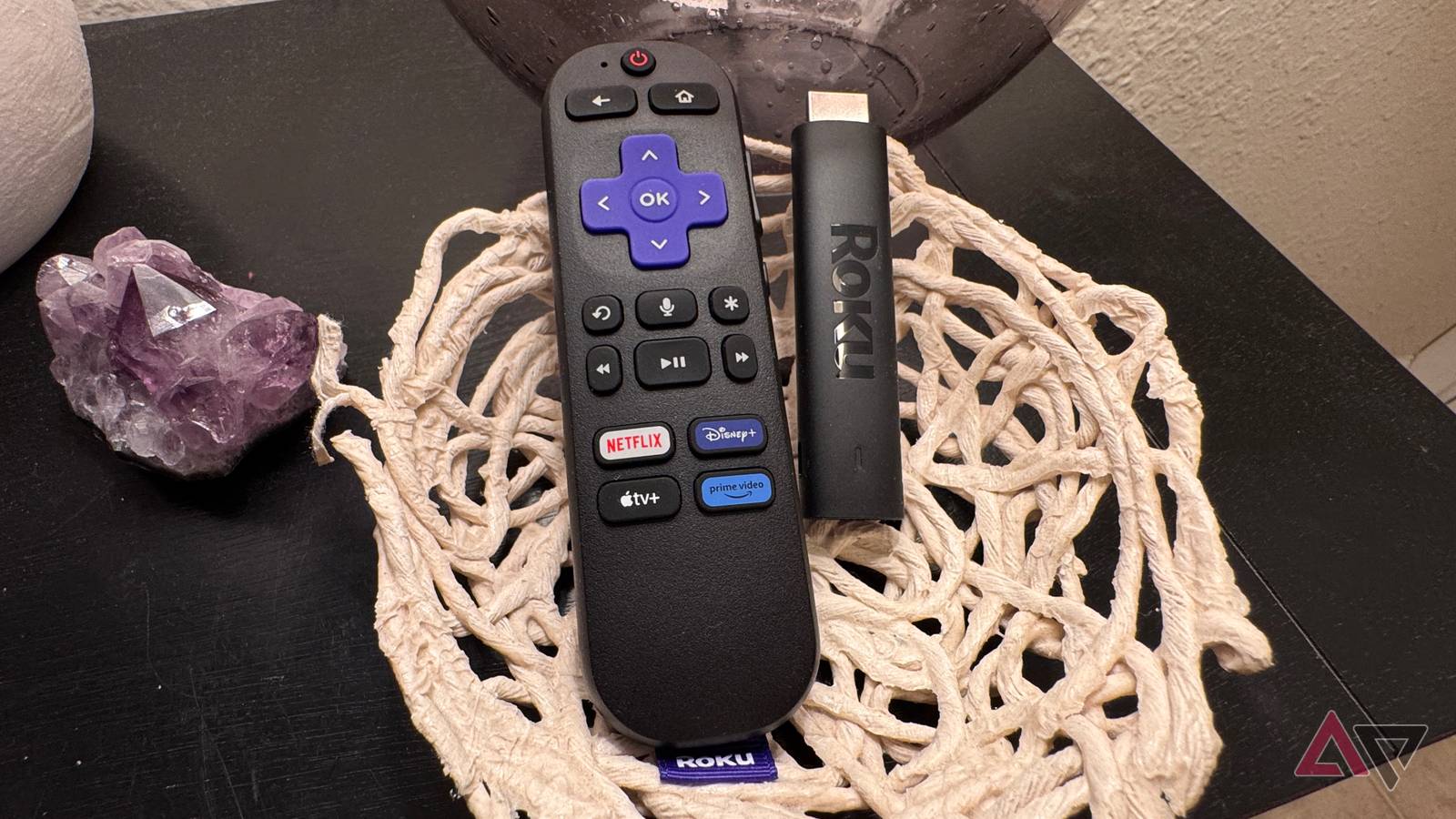 Roku Streaming Stick 4K App Store em uma TV LG.