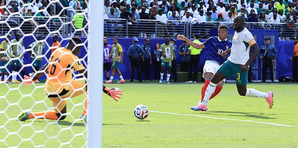 França x Senegal - Grupo I da Copa do Mundo AO VIVO: Kylian Mbappe abre o impasse momentos depois que a estrela do Real Madrid vê o pênalti negado