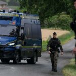 Fúria na França após divulgação da ficha criminal de suspeito de assassinato de criança