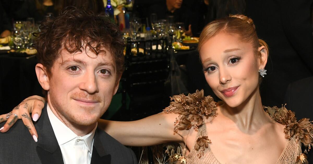 Garoto, tchau: Ariana Grande e Ethan Slater supostamente terminaram há vários meses