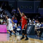 Justin Brownlee do Barangay Ginebra Gin Kings durante o jogo 3 contra TNT Tropang 5G nas finais da PBA Commissioner's Cup de 2026.