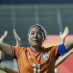 Grace Dangmei sobre a aposentadoria na Índia: se ficarmos muito tempo no mesmo lugar, nosso valor diminuirá