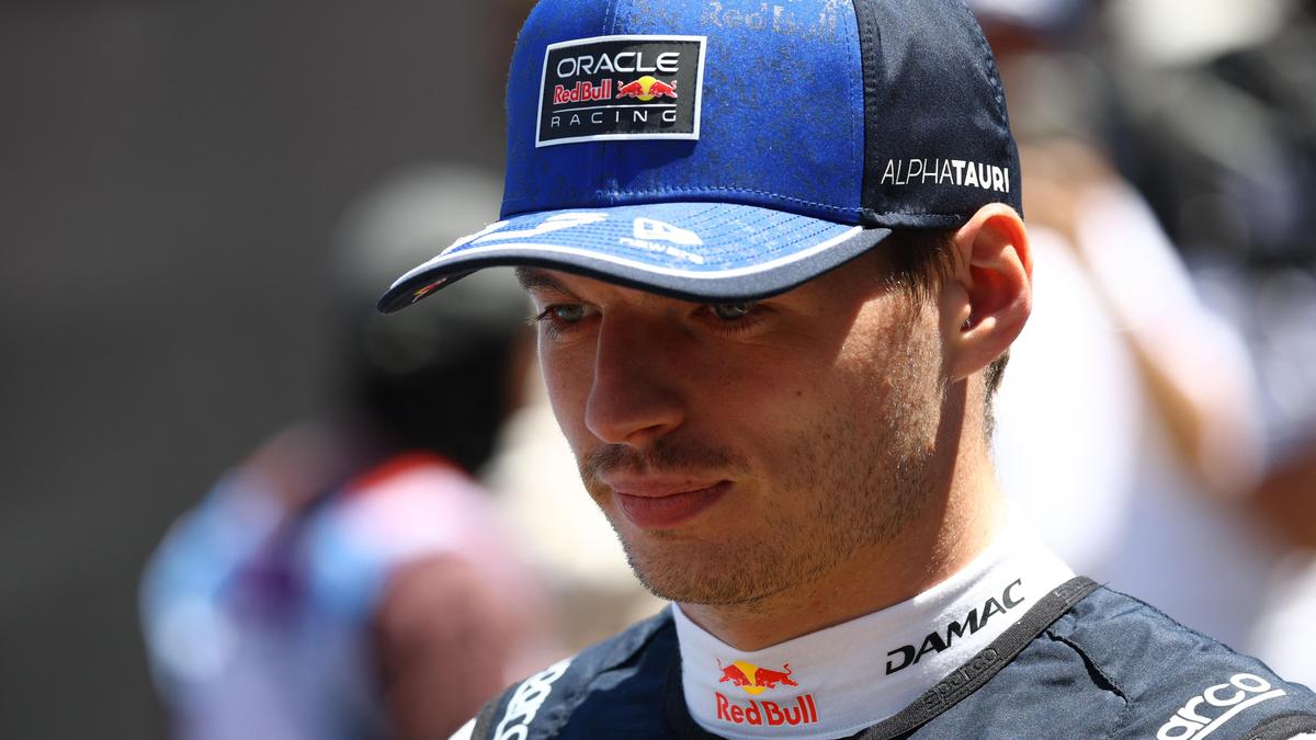 Grande Prêmio de F1 de Mônaco 2026: Verstappen abandona na primeira volta após o carro parar