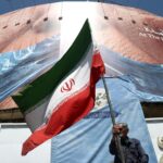 Guerra do Irã ao vivo: EUA dizem que drones iranianos foram abatidos e sites de radar atacados