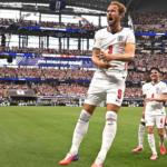 Harry Kane marca dois gols na vitória da Inglaterra sobre a Croácia e inicia a campanha na Copa do Mundo