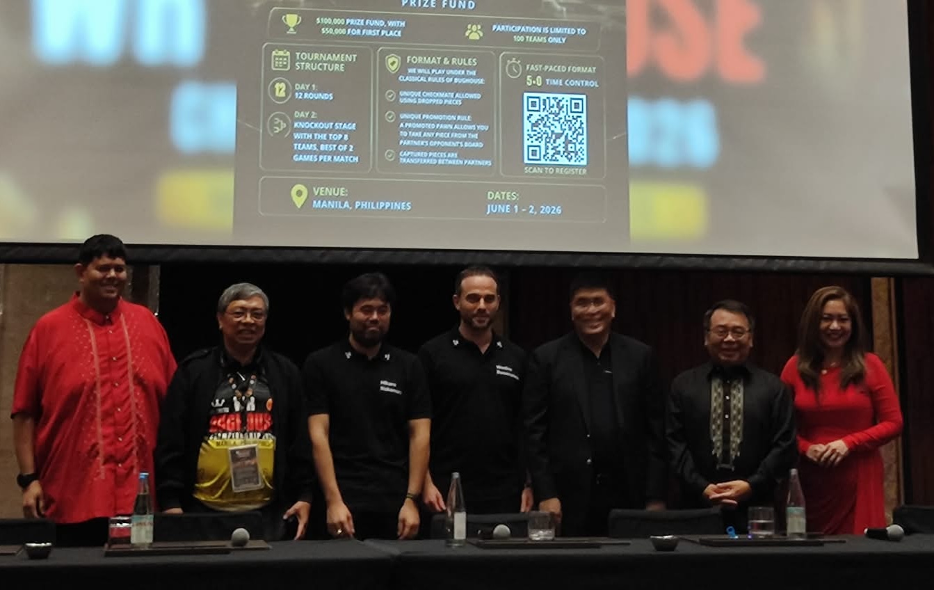 O número 2 do mundo, Hikaru Nakamura (terceiro a partir da esquerda), durante uma coletiva de imprensa antes do WR Bughouse Championship.