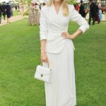 Holly Willoughby e Georgia Toffolo lideraram as celebridades no Royal Ascot Ladies Day na quinta-feira, parecendo chiques em uma saia plissada branca e jaqueta envolvente