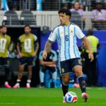 Imprensa argentina dá reação do 'açougueiro' Lisandro Martinez após vitória por 2 a 0 na Copa do Mundo contra a Áustria
