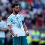 Imprensa portuguesa reage a Bruno Fernandes e Diogo Dalot na vitória de Portugal por 2-1 sobre o Chile, eles foram nomeados 'MVP'