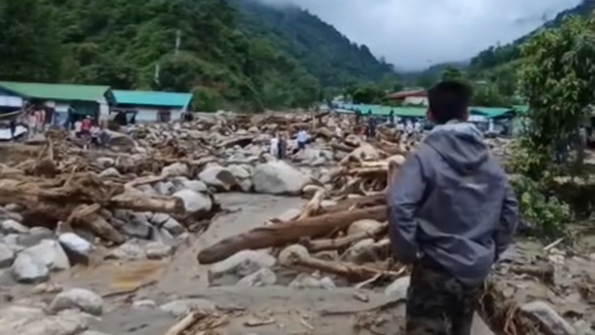 Inundações repentinas atingem Arunachal Pradesh, na Índia