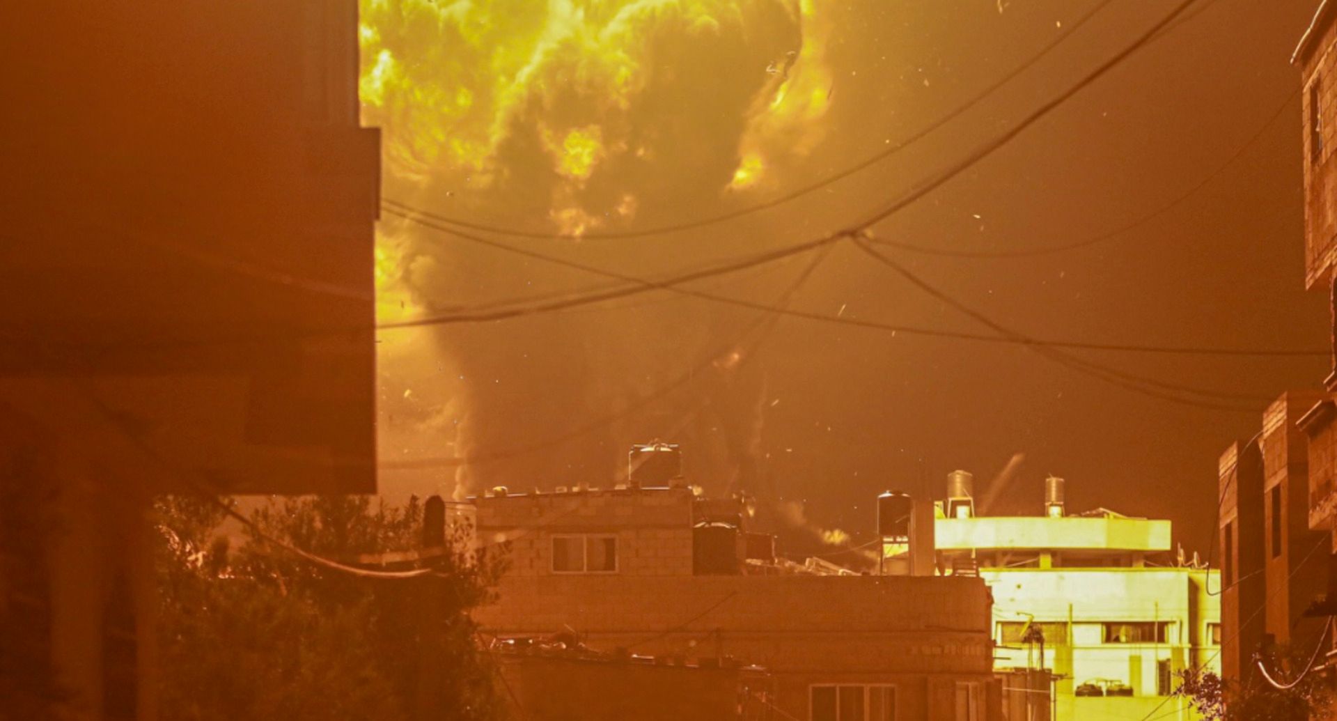 Israel lança ataques noturnos em Gaza