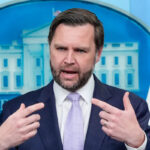 JD Vance foi à televisão divulgar um livro de memórias religiosas. 'The View' tinha outros planos