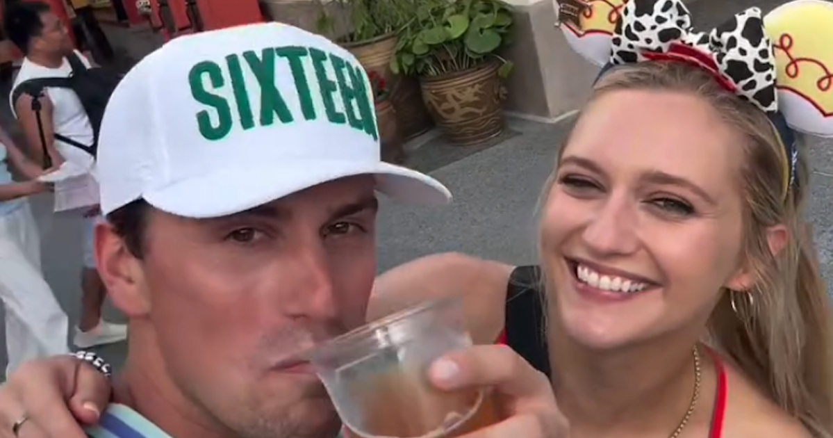 Maggie Sajak é o namorado de Jackson Olson, a maior líder de torcida do Savannah Bananas Game