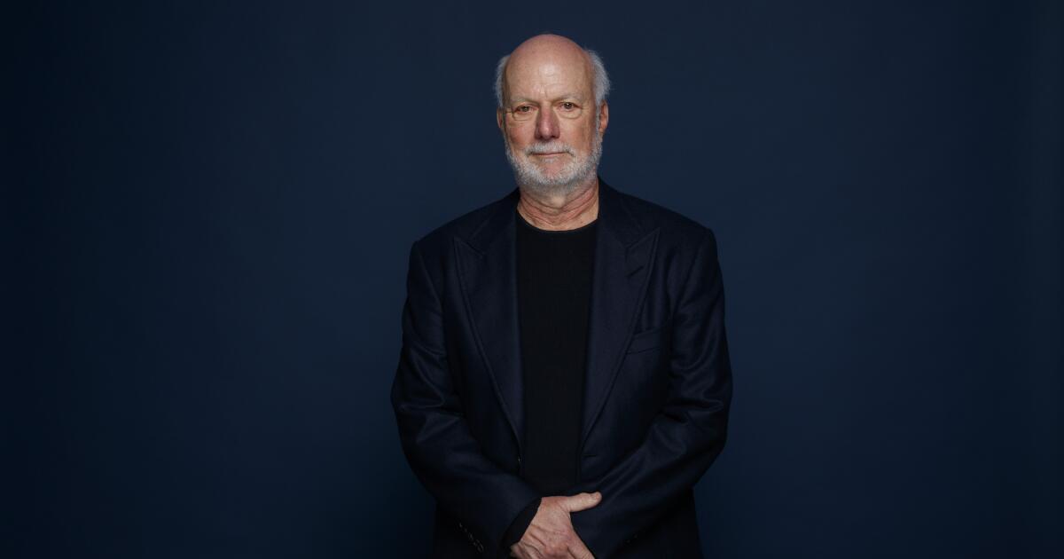 James Burrows, prolífico diretor de comédia por trás de 'Cheers' e 'Friends', morre aos 85 anos