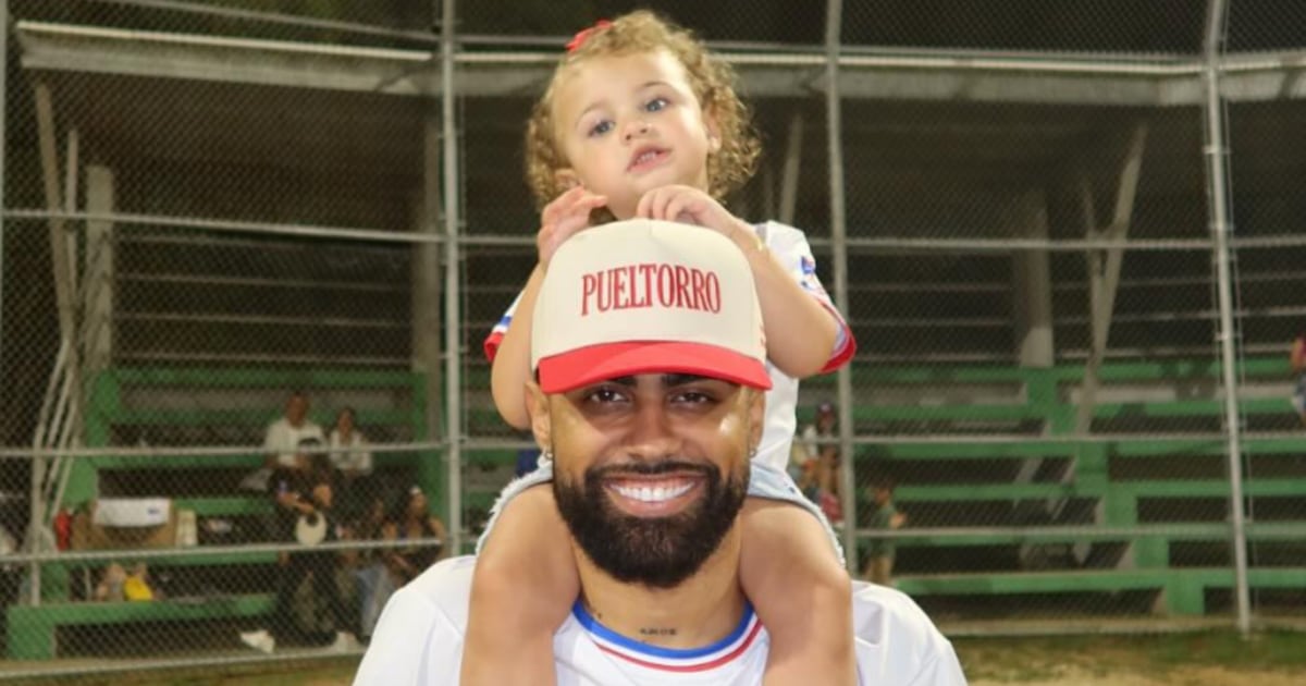 Jay Wheeler com sua filha Aiunia