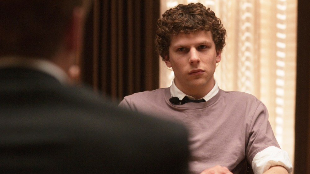 Jesse Eisenberg sobre recusar o papel de Mark Zuckerberg em 'The Social Reckoning': 'Estou me movendo em direções diferentes na minha vida'