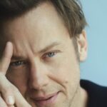 Jimmi Simpson se junta a Elisabeth Moss no drama do Hulu ‘Conviction’ (EXCLUSIVO)